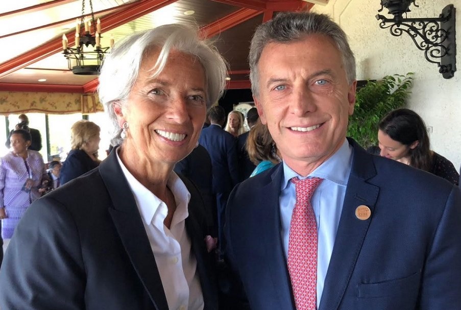 Deuda con el FMI: el Gobierno quiere que Macri se haga cargo con su patrimonio