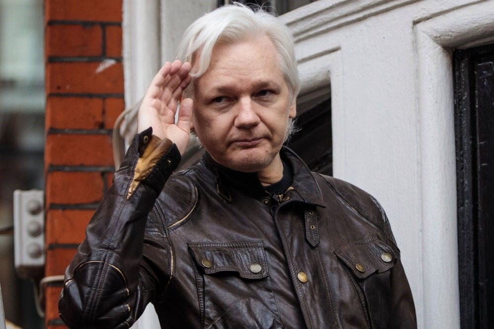 Ecuador retirÃ³ el asilo de Assange y la PolicÃ­a britÃ¡nica arrestÃ³ al activista