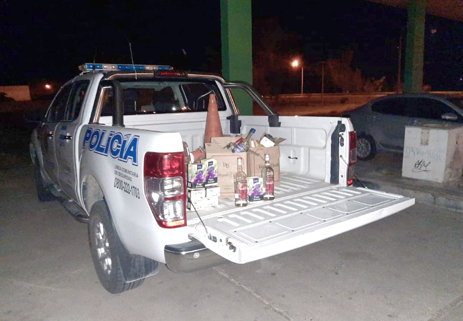 Fiesta clandestina, alcohol y 24 detenidos en Acha