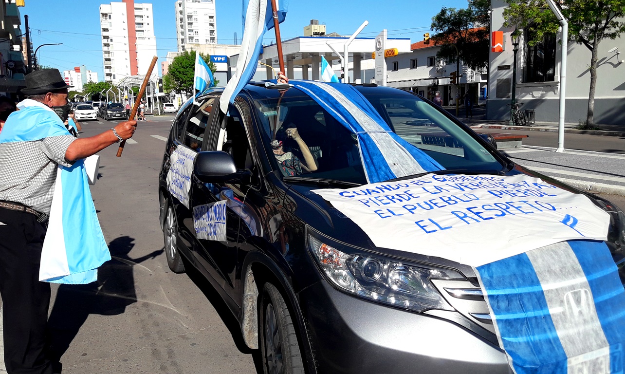 12-0: opositores marcharon en La Pampa contra el Gobierno nacional