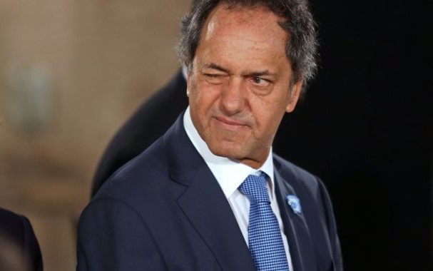 Alberto criticó que Scioli siga como embajador en Brasil con Milei