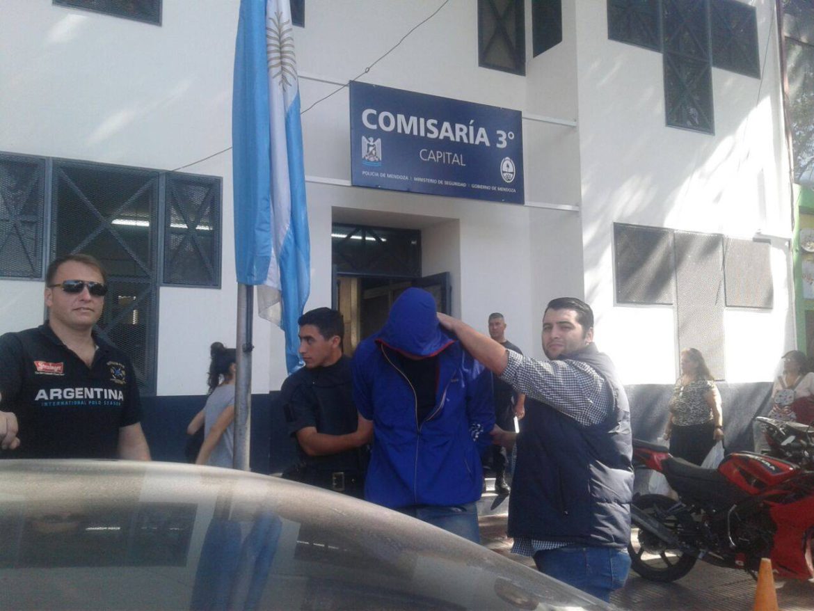 Desbaratan banda que robada celulares y los vendía