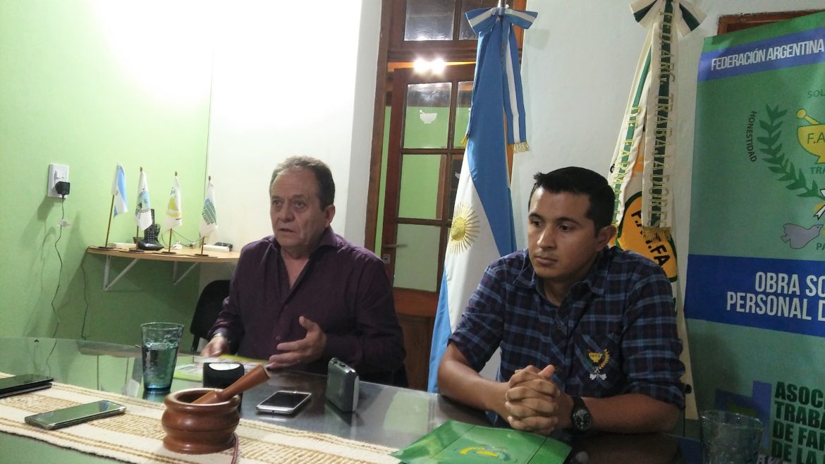Jornada de capacitación para trabajadores de farmacias