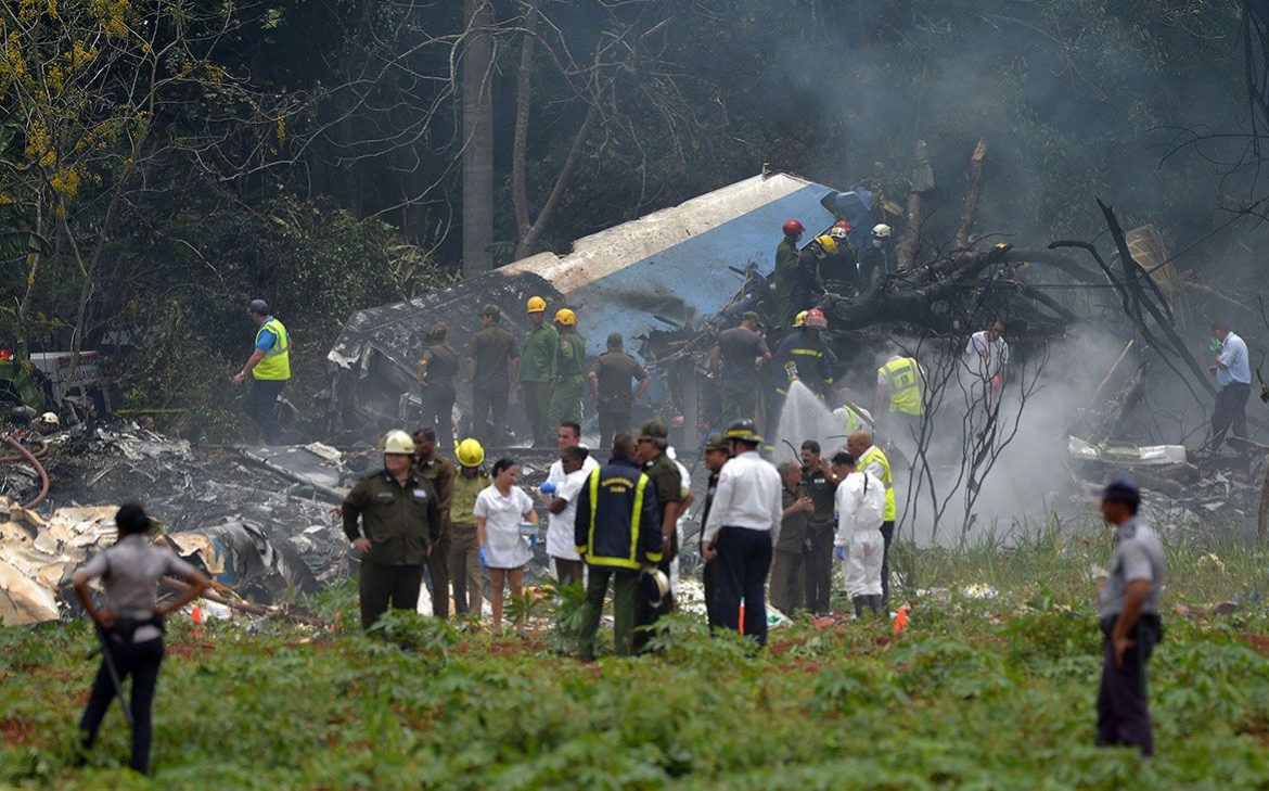 Se estrelló un avión en Cuba: hay un centenar de muertos