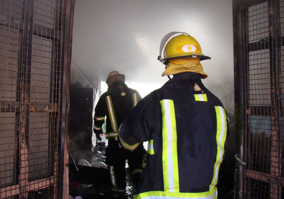 El nene que compró los botines a su amigo sufrió el incendio total de su casa