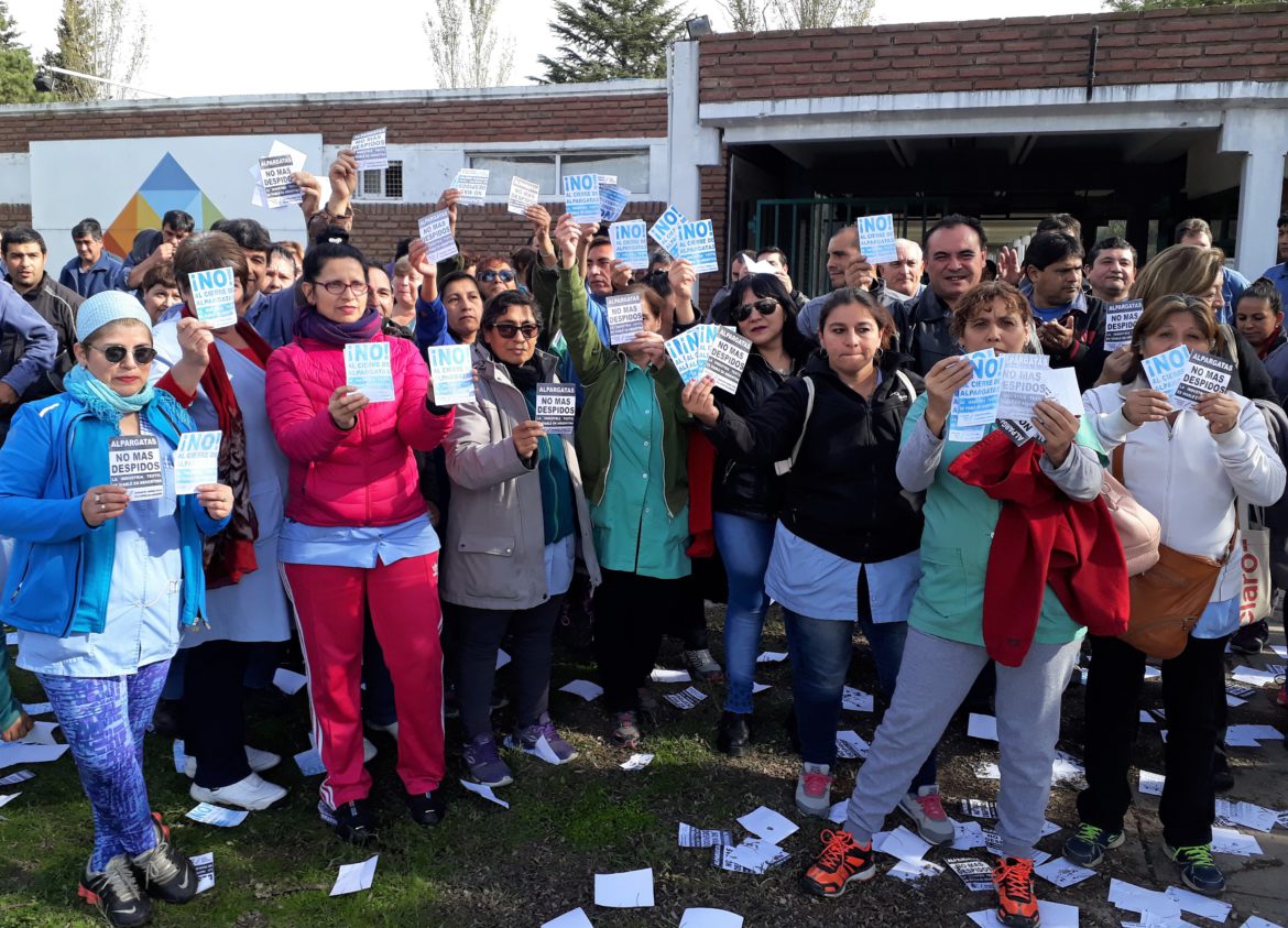 En Calzar, los trabajadores protestaron con el «hit del verano»