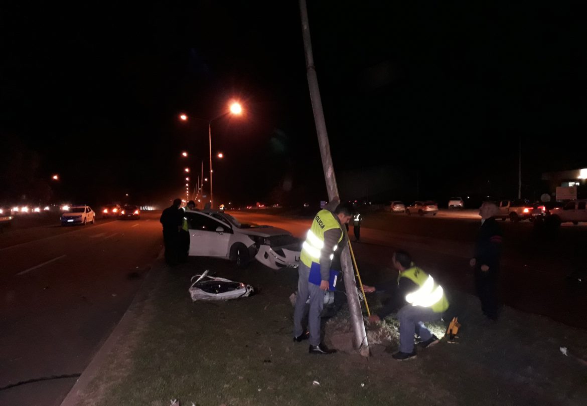 Choque y vuelco en la Perón: el conductor falleció