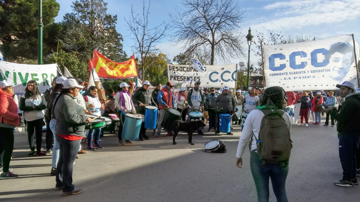 Olla popular y manifestación en Santa Rosa antes de la marcha federal