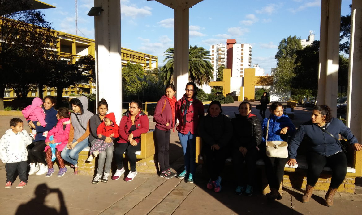 Madres con hijos reclaman viviendas: «O comemos o pagamos el alquiler»