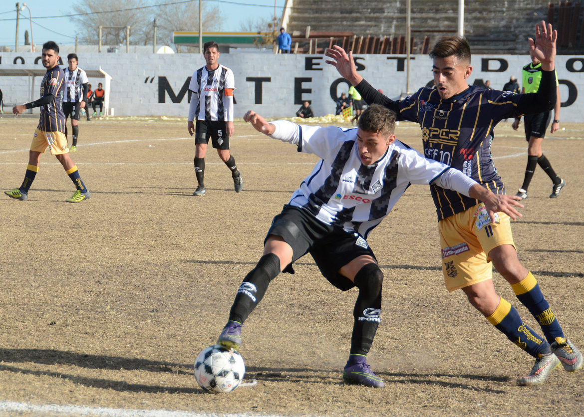 All Boys se llevó el clásico y a dos fechas del final sigue en la cima de la Zona Norte