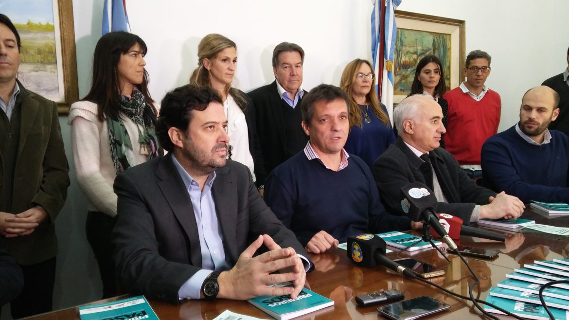 Para emprendedores: presentaron libro «Primeros pasos»