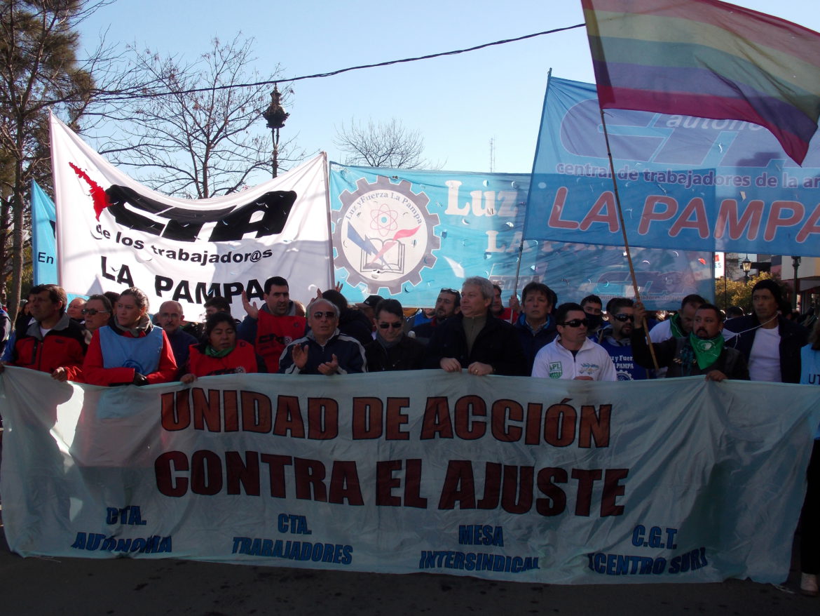 Gremios se movilizan en Santa Rosa contra el ajuste y los tarifazos