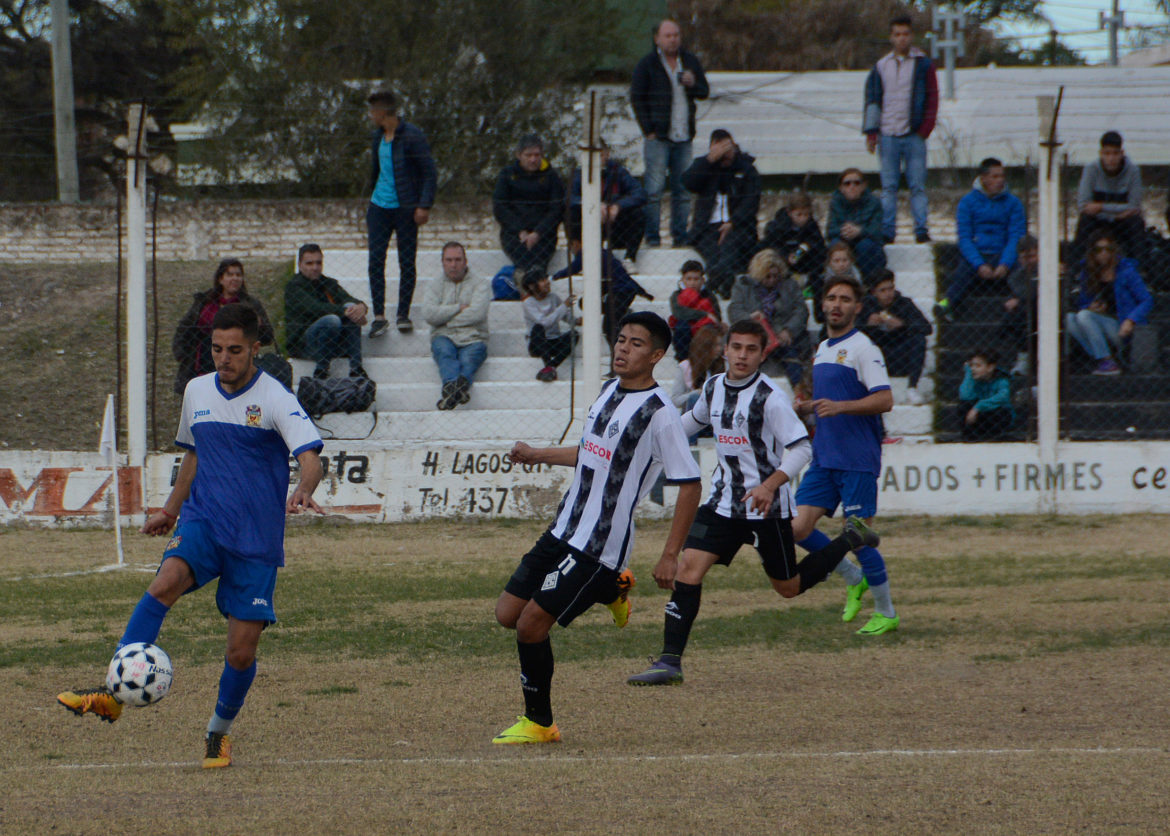 All Boys goleó y estiró la ventaja en la Zona Norte