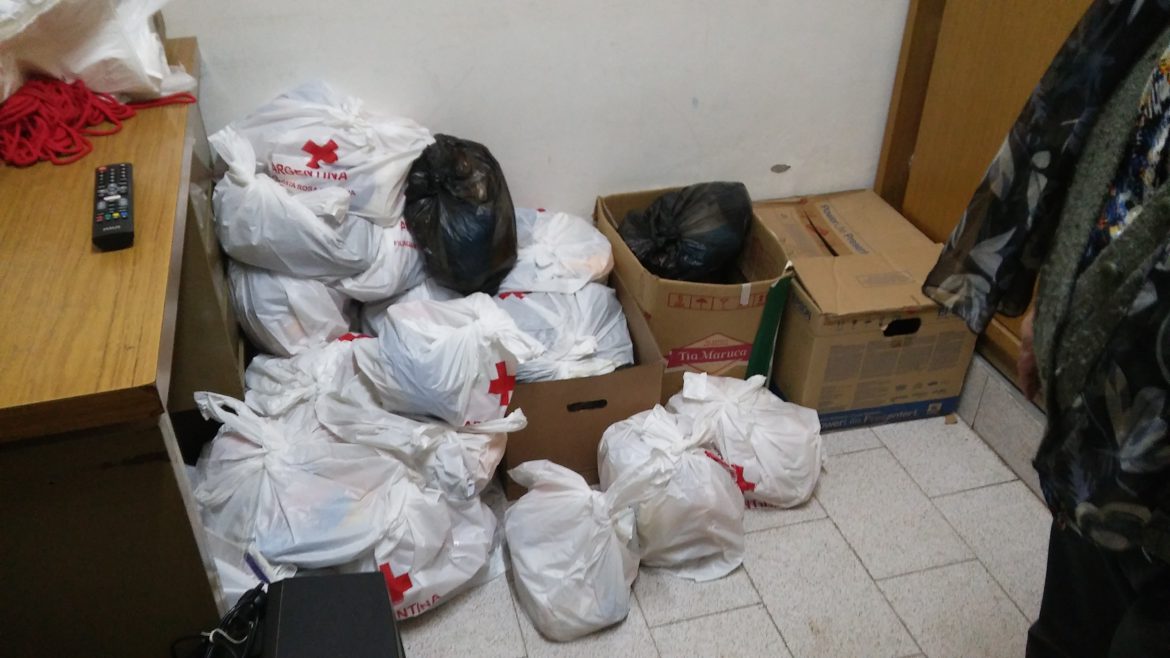 Cada vez más gente va a buscar comida a la Cruz Roja: entregaron 1 tonelada en lo que va del año