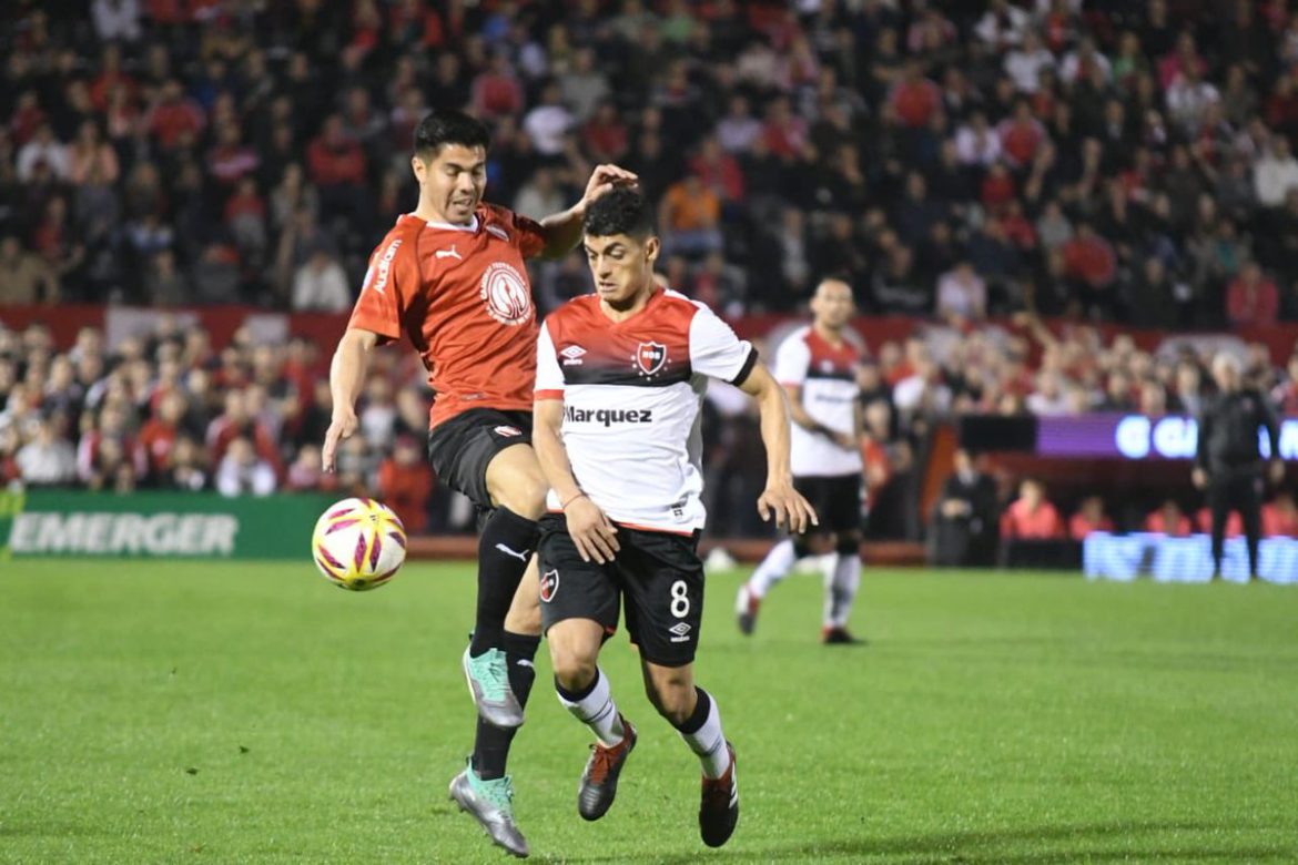 Superliga: Newell´s e Independiente empataron 2 a 2
