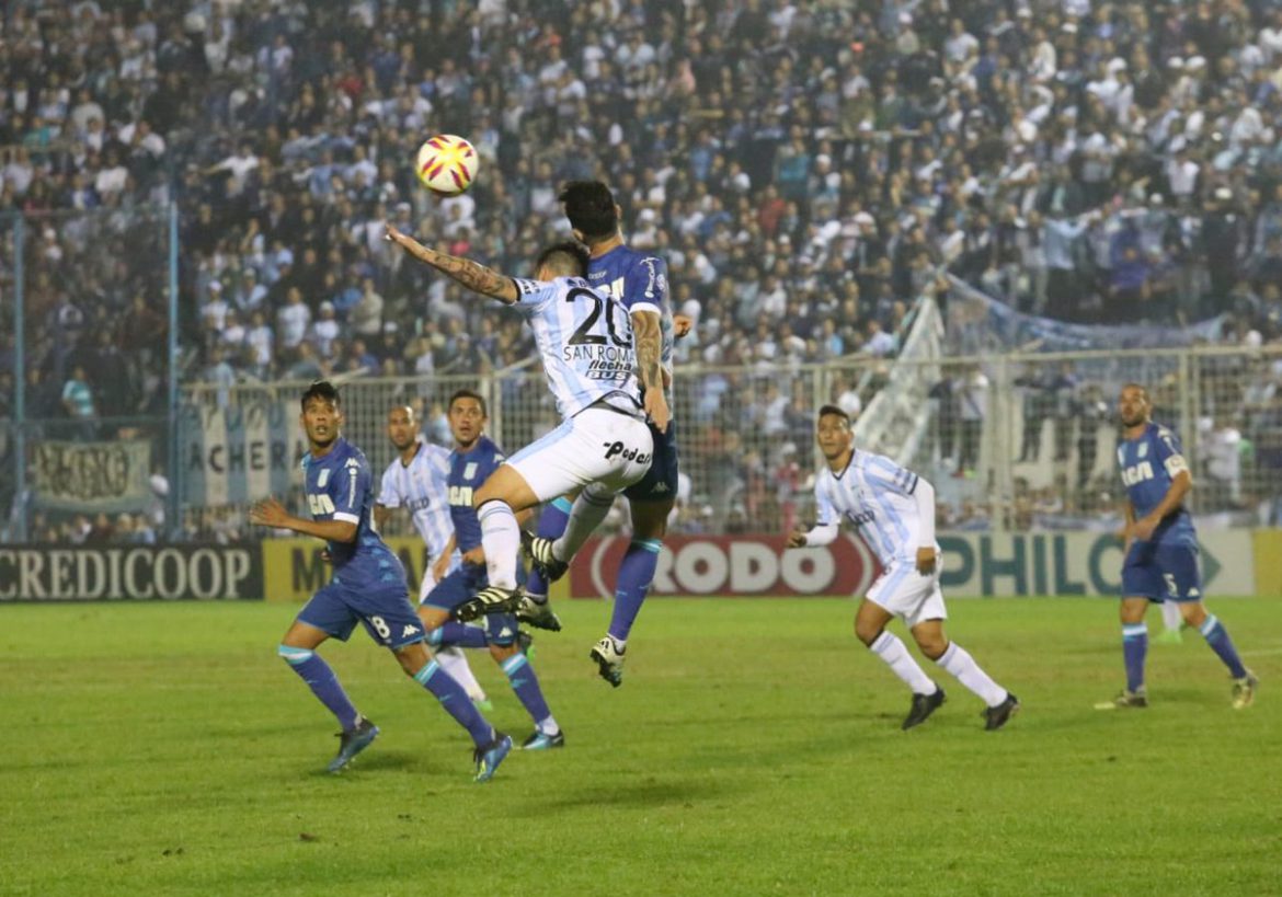 Racing no pudo sostener la ventaja y Atlético Tucumán se lo empató
