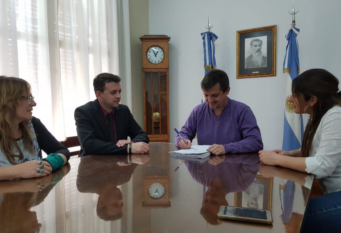 Altolaguirre firma el pase a planta, en tres tandas, de 102 contratados