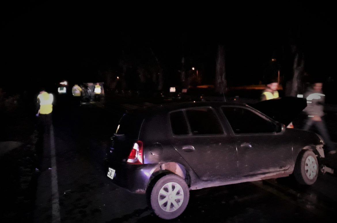 Choque y vuelco en uno de los accesos a Santa Rosa