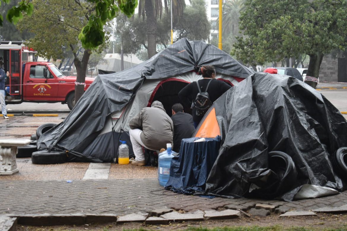 Nueve mujeres amenazaron con inmolarse en Pico