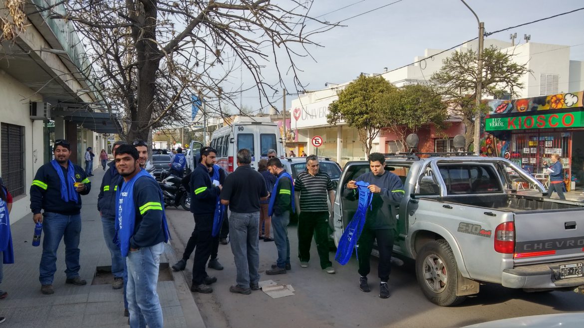 Luz y Fuerza La Pampa realiza una «Caravana por el salario»