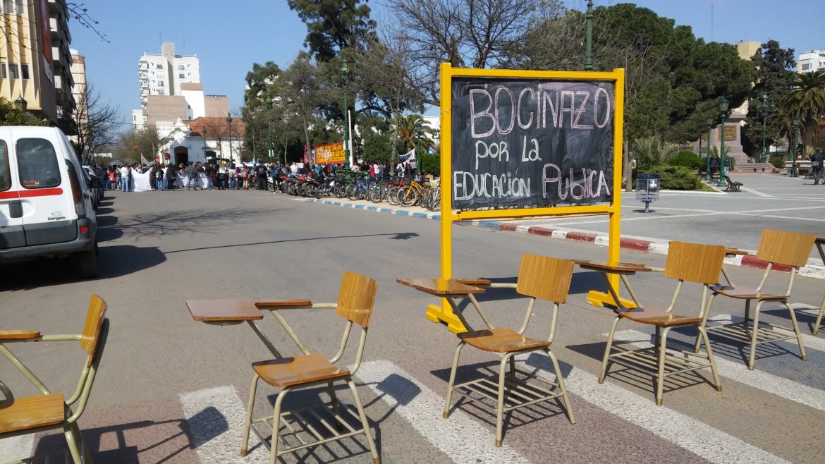 Estudiantes convocan a una asamblea frente a Casa de Gobierno