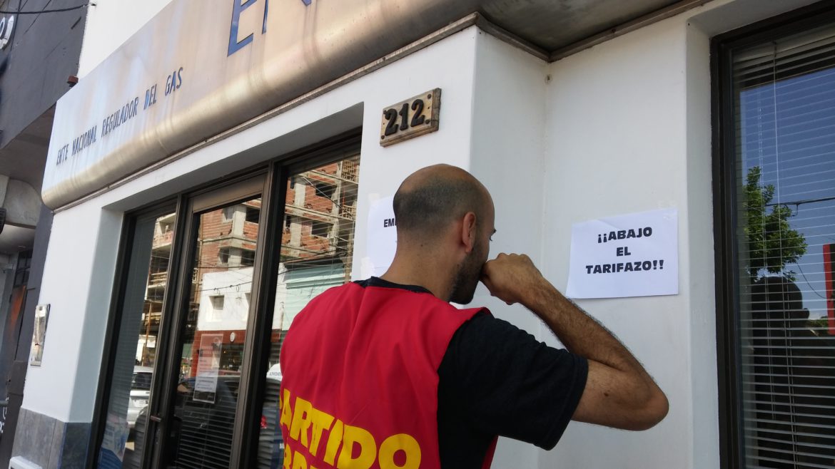 Protesta contra el tarifazo en las puertas del Enargas