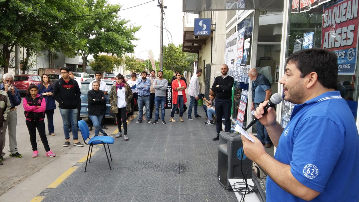 Trabajadores de Anses realizaron una radio abierta