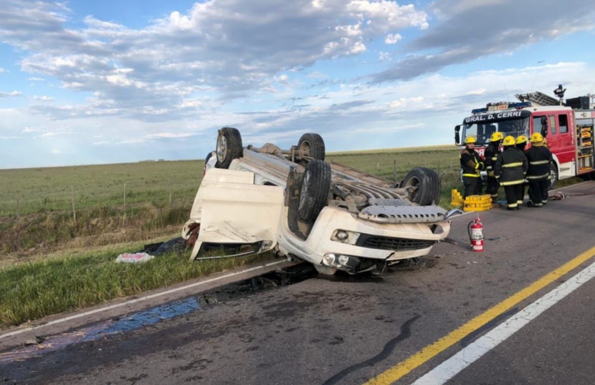 Dos pampeanos -un chico de 14 y su abuelo- murieron en un vuelco en la ruta 35