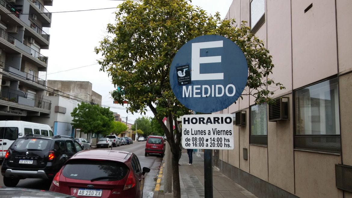 Rige el estacionamiento medido en el centro de Santa Rosa