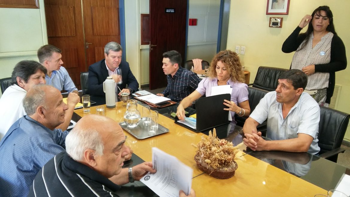 El Gobierno mejoró la oferta: dará un bono de $10 mil