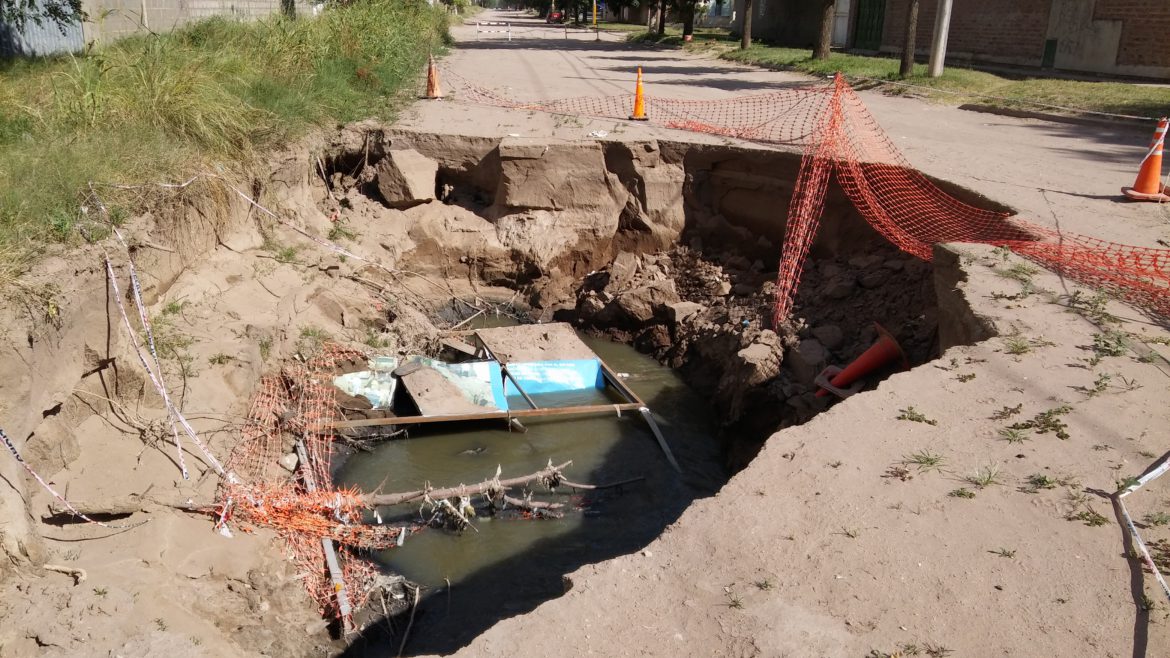 Hartos de reclamar, vecinos se manifestarán por los pozos de la calle Ferrando