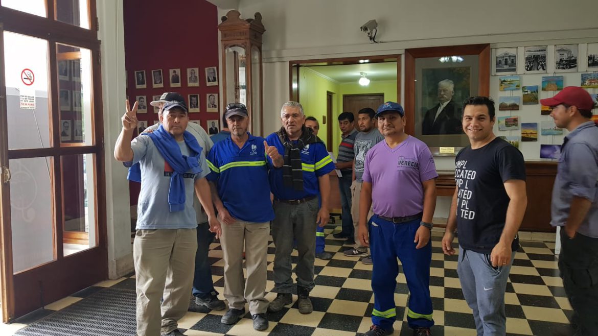 Municipales reclaman cobrar con el resto de los estatales