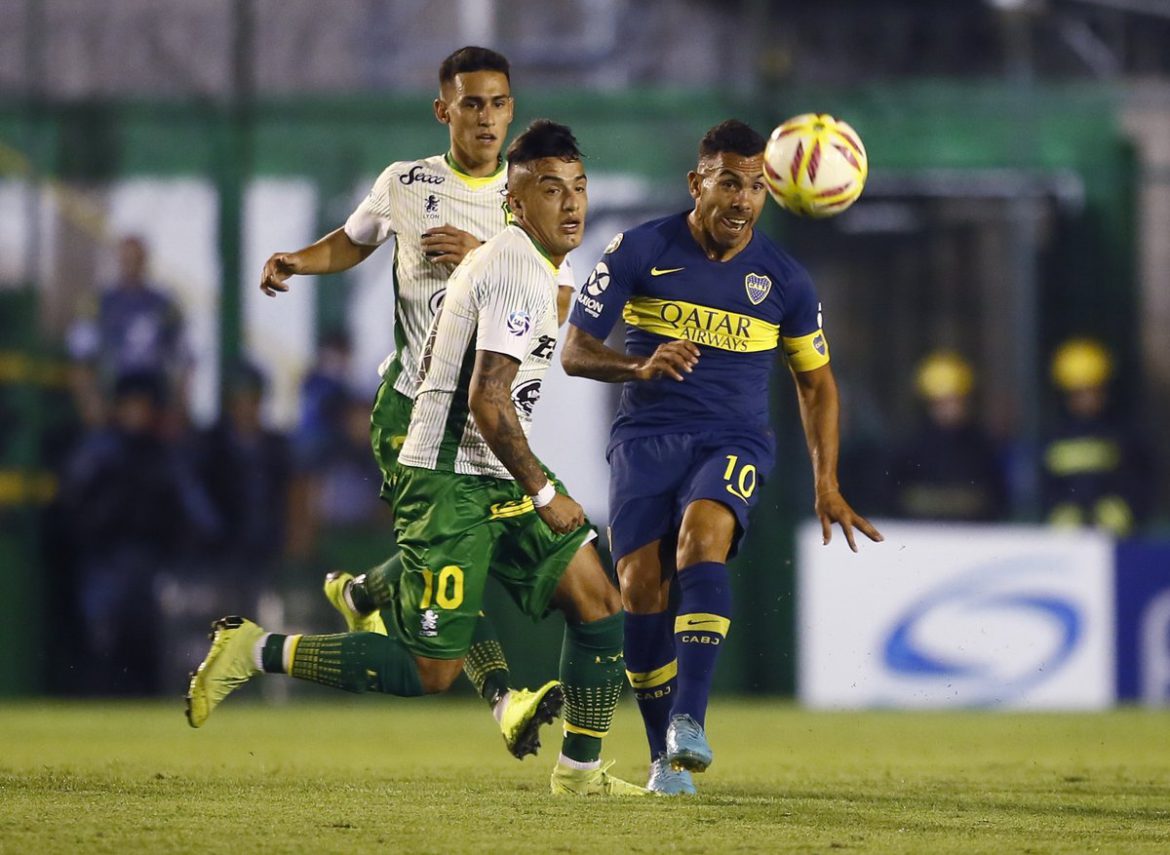 Boca le quitó el invicto a Defensa y le dio una mano a Racing