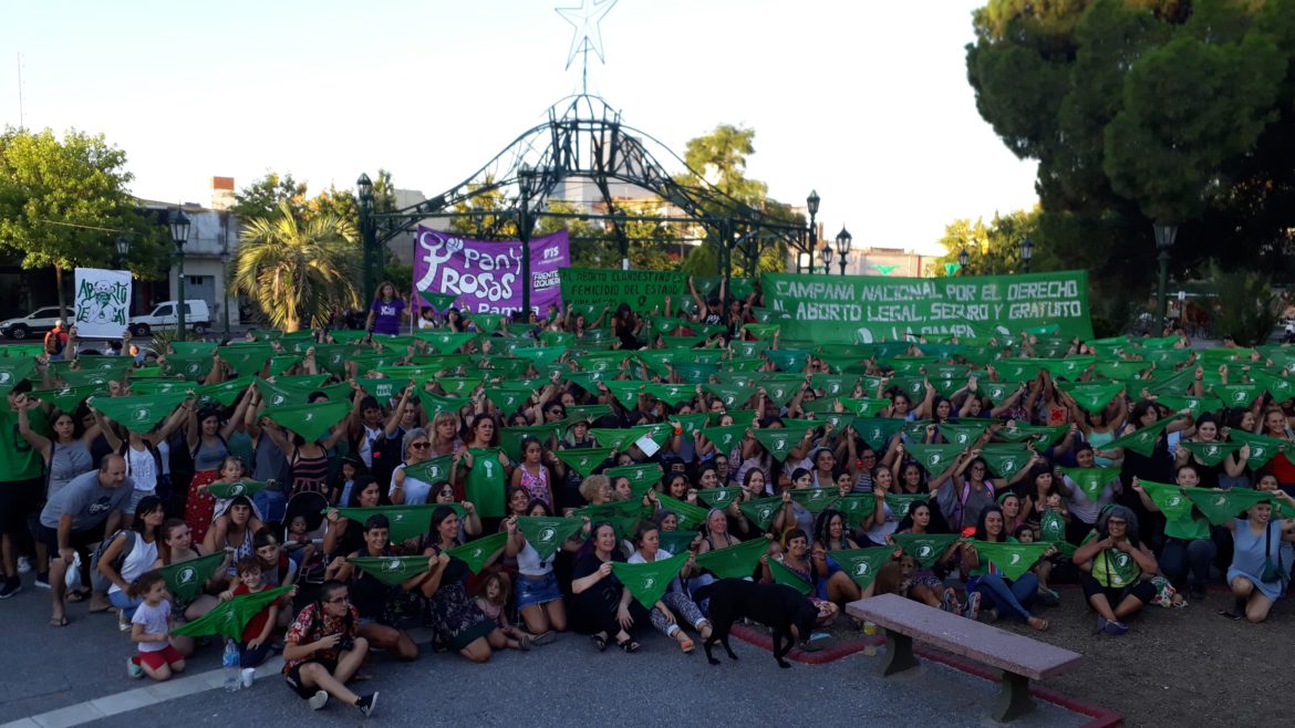 Un nuevo «pañuelazo» en Santa Rosa por el aborto seguro, legal y gratuito