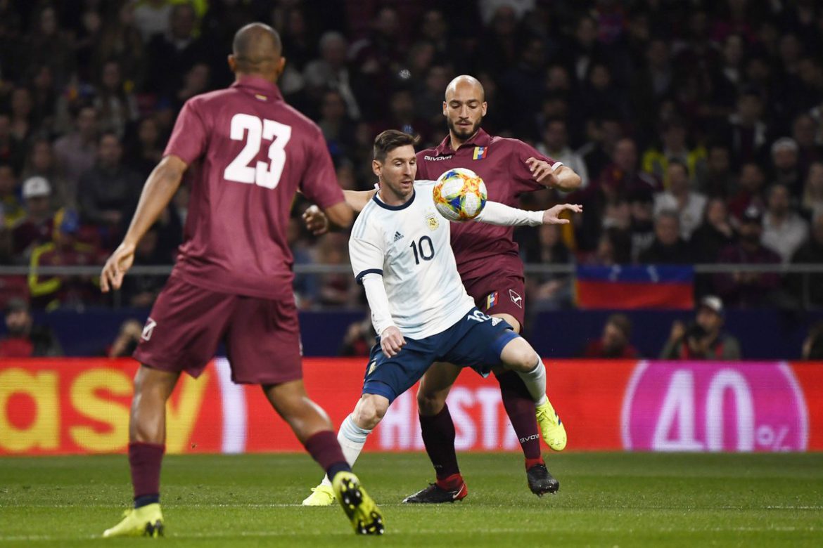 Argentina perdió 3-1 ante Venezuela en el regreso de Lionel Messi