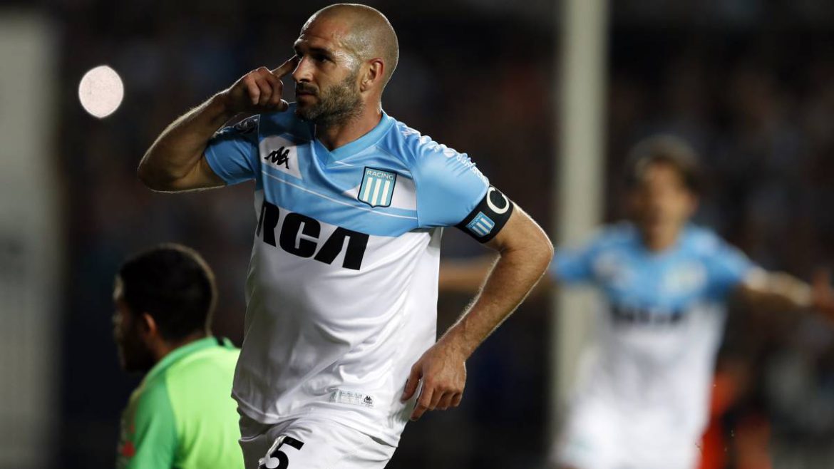 Racing venció a Belgrano y le sacó 4 puntos a Defensa