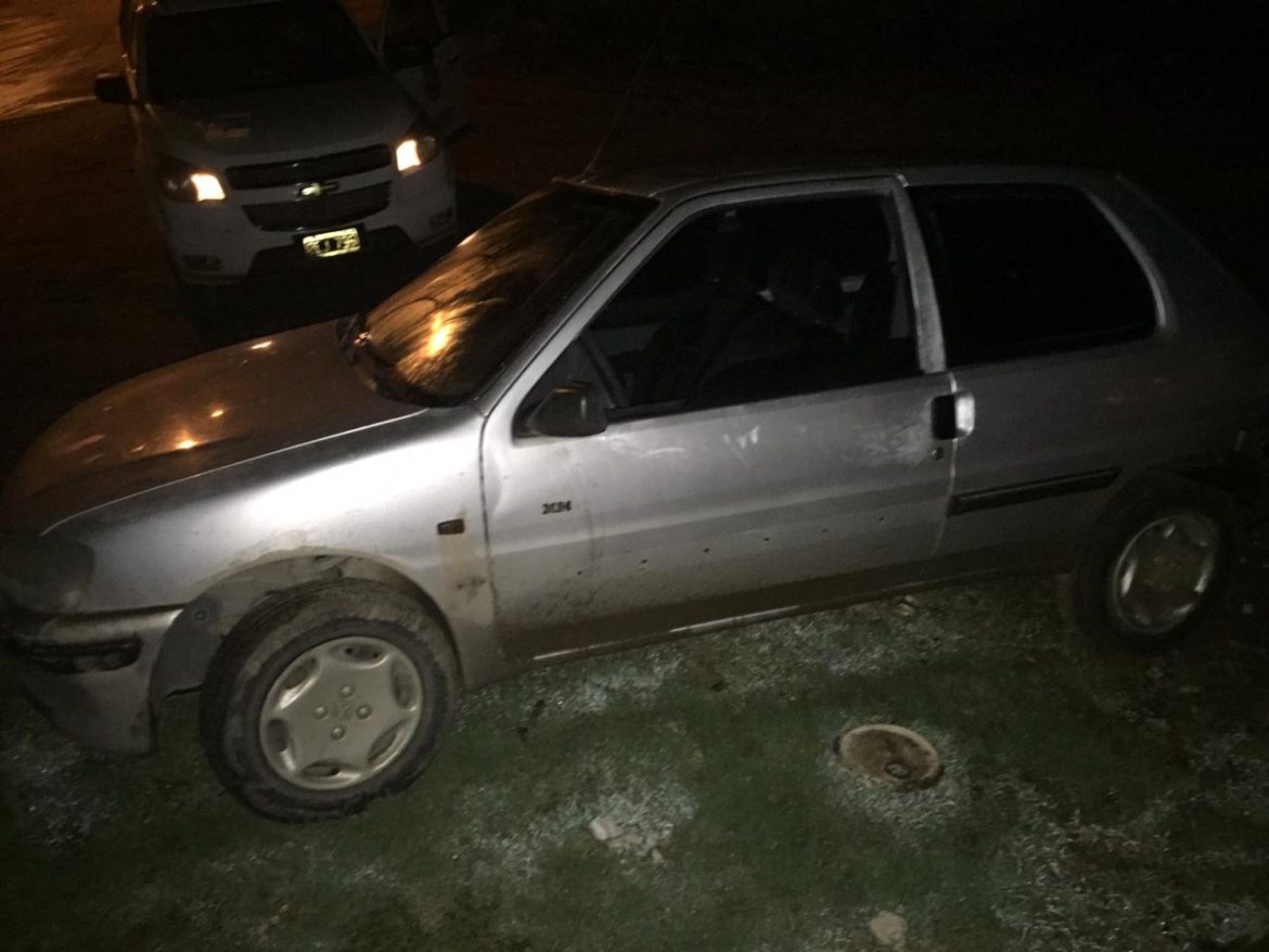 Hallan abandonado un auto que habían robado en Villa Santillán