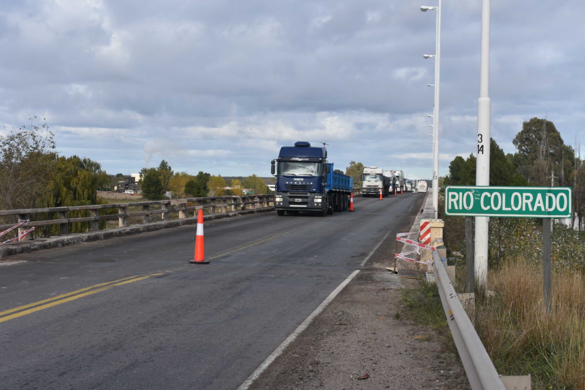 Harán pruebas de carga sobre un puente en el límite de La Pampa y Río Negro
