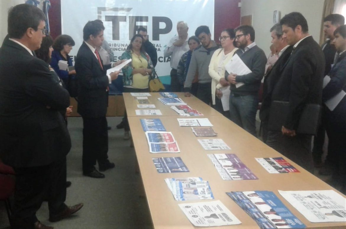 Audiencia por los modelos de boletas del 19 de mayo