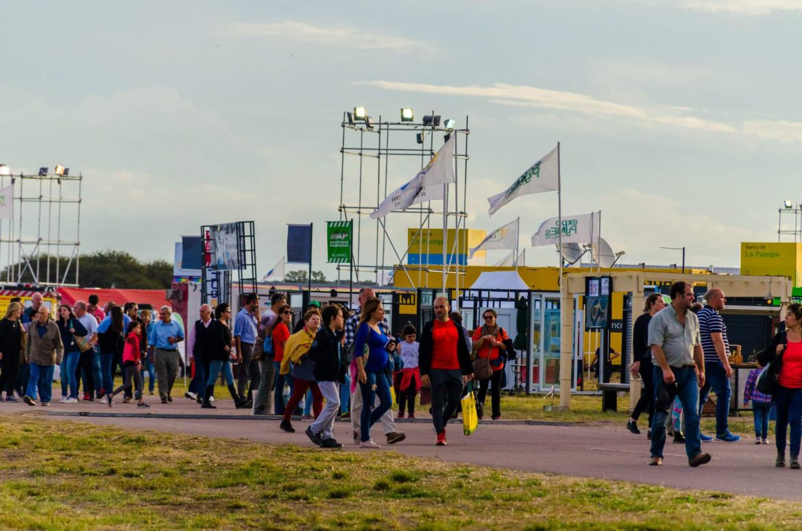 Una multitud en el cierre de la Expo Pymes