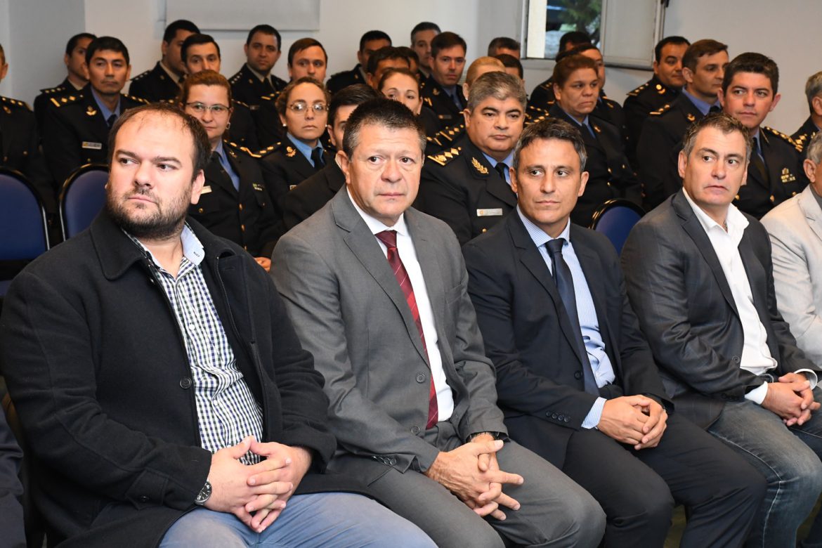 Ahora el curso de ascenso a comisario lo harán por internet