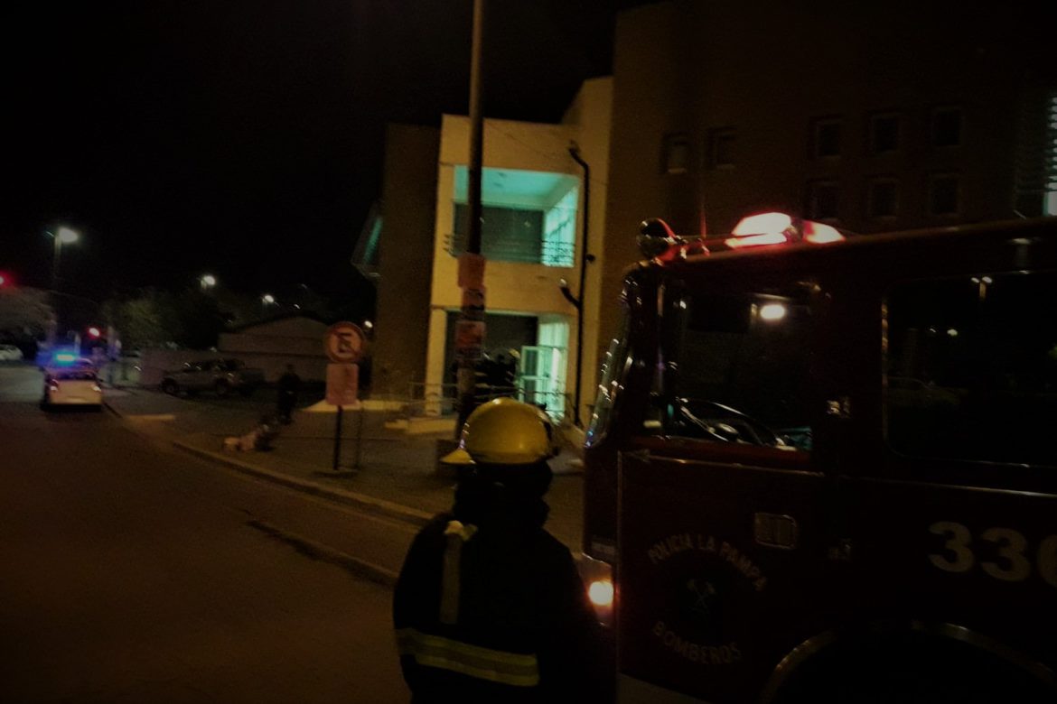Una amenaza de bomba obligó a desalojar a 800 estudiantes en Santa Rosa