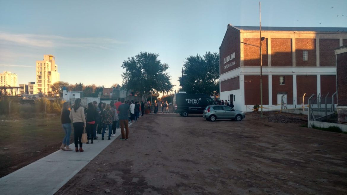 Después de la clausura, el municipio organizó teatro para ciegos en El Molino