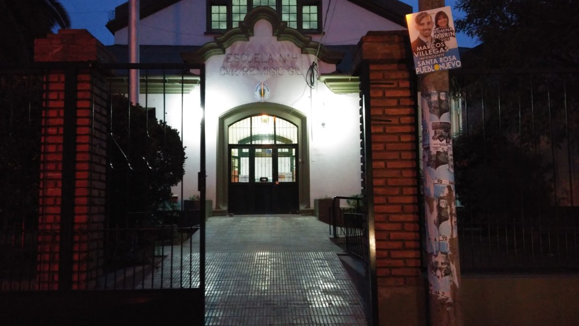 Se siente el paro: escuelas vacías, basura en las calles y sin transporte