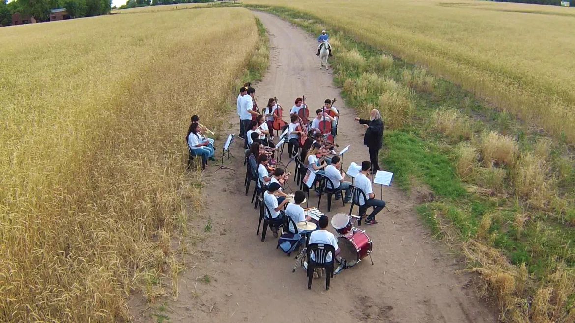 El PJ pide hacer un nuevo Himno de La Pampa, pero el Mofepa se resiste