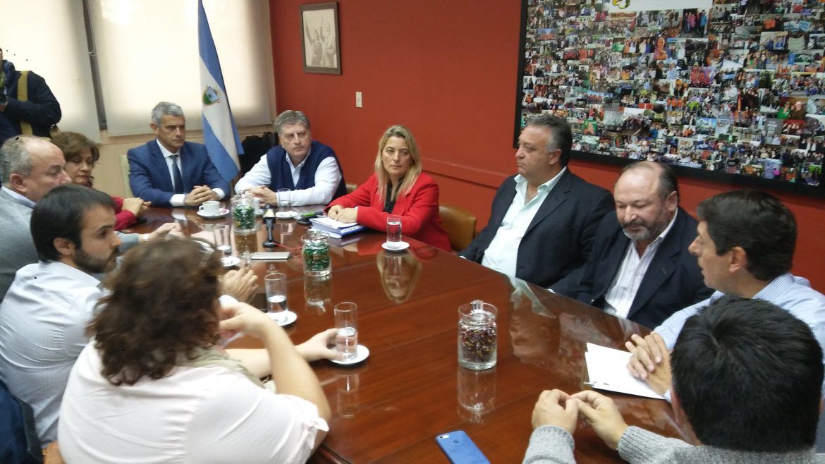 Luego del choque fatal, legisladores oficialistas y opositores piden por una rotonda en Acha