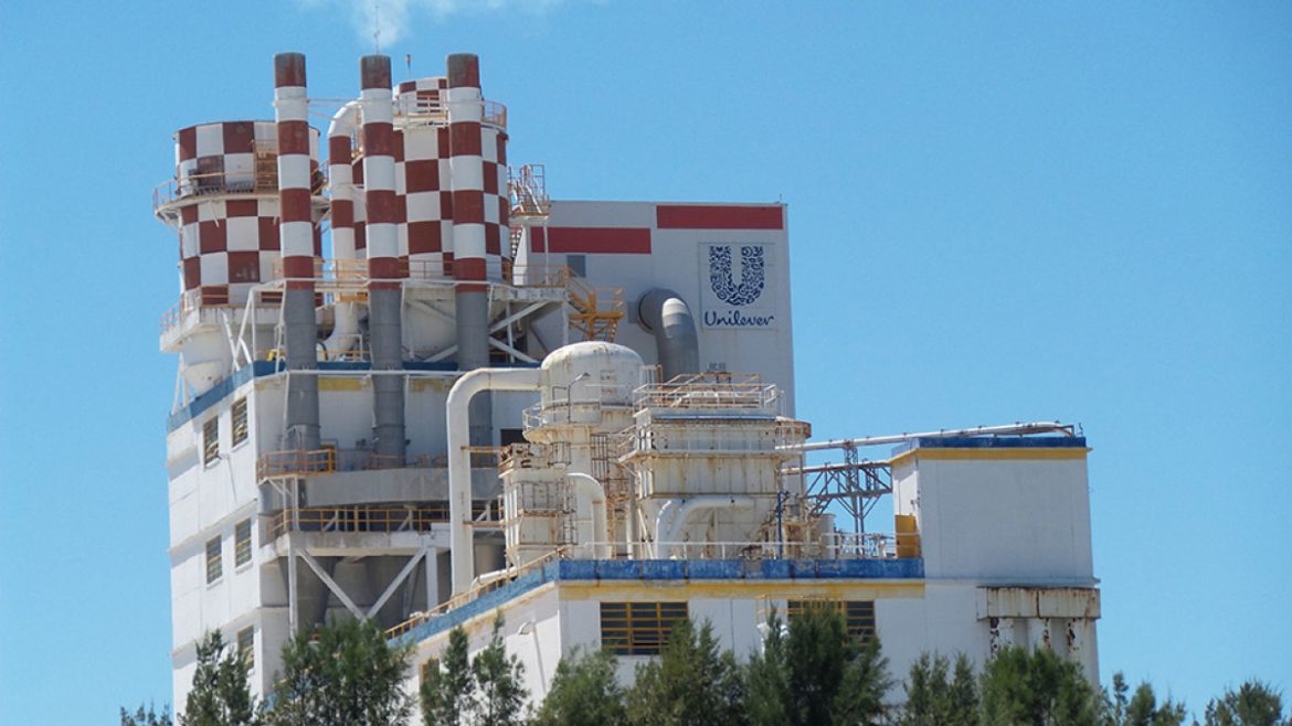Unilever paralizó su producción y despidió trabajadores