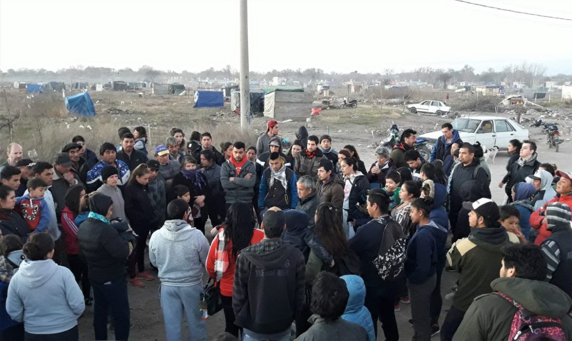 Nuevo Salitral: ocupantes definieron marchar por el centro de Santa Rosa