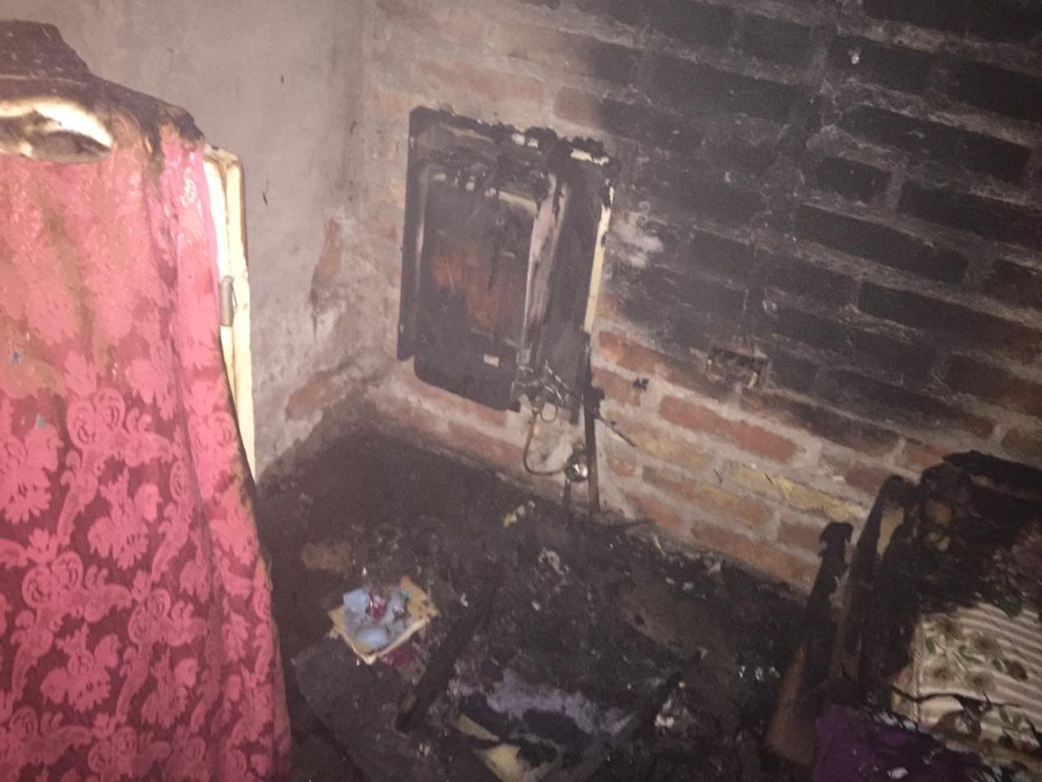 Puso a secar ropa cerca del calefactor y casi se le quema la casa