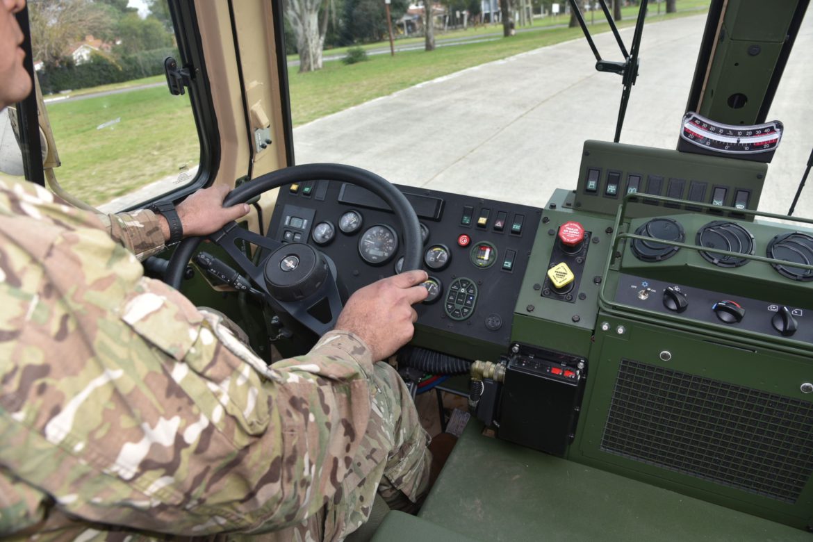 Cómo son los 22 camiones militares OshKosh que traen a Toay